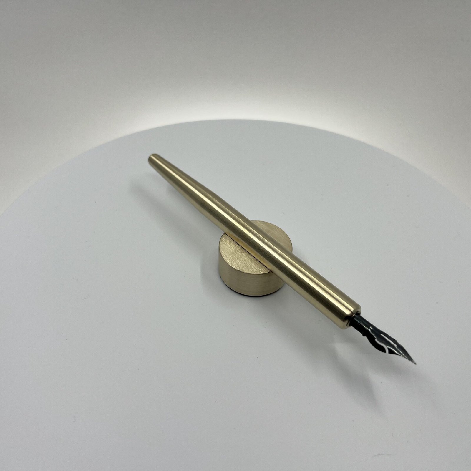 Brass Calligraphy Dip Pen with Blue Pumpkin Nib – Classic Elegance Meets Modern Design - Image 4