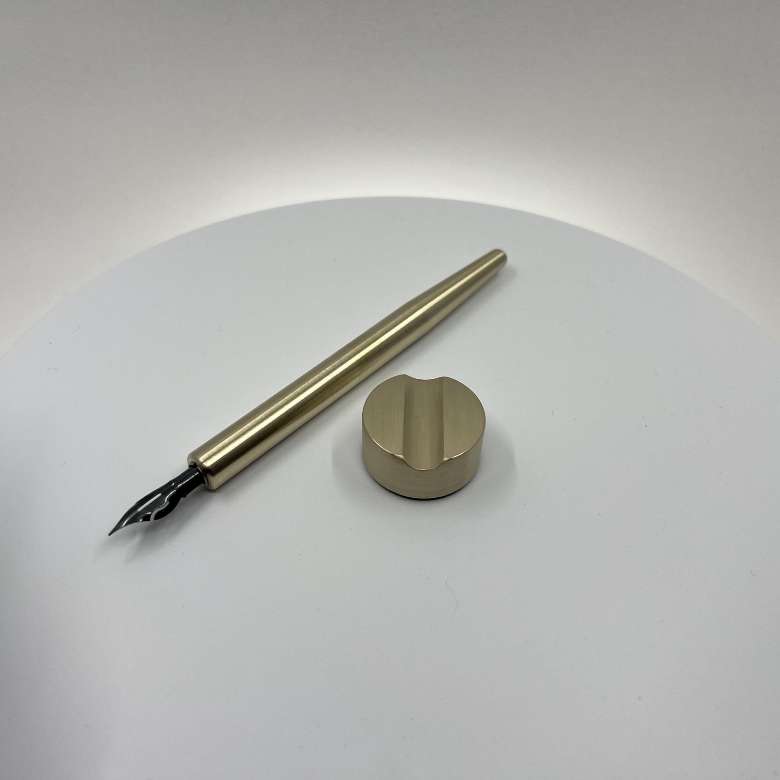 Brass Calligraphy Dip Pen with Blue Pumpkin Nib – Classic Elegance Meets Modern Design - Image 9