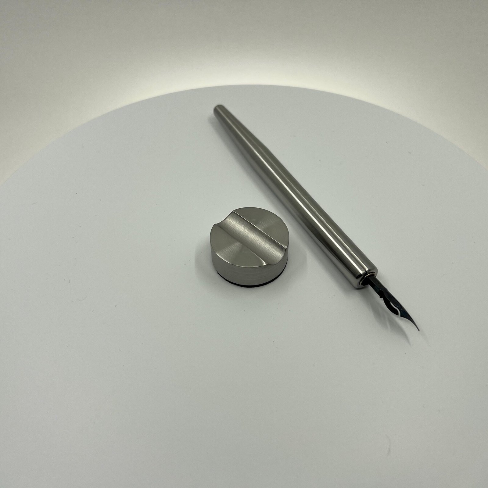 Premium Grade 5 Titanium Calligraphy Dip Pen with Blue Pumpkin Nib – Modern & Minimalist Design - Image 2