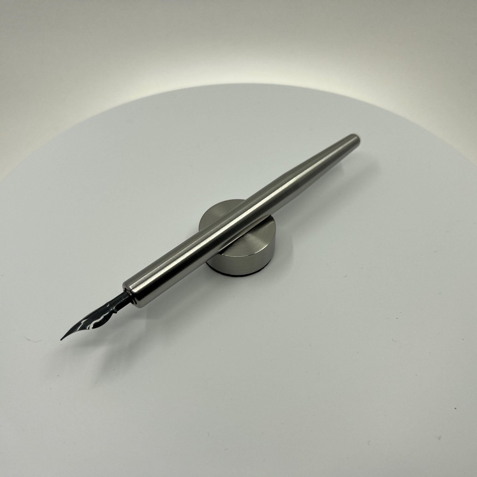 Premium Grade 5 Titanium Calligraphy Dip Pen with Blue Pumpkin Nib – Modern & Minimalist Design - Image 4